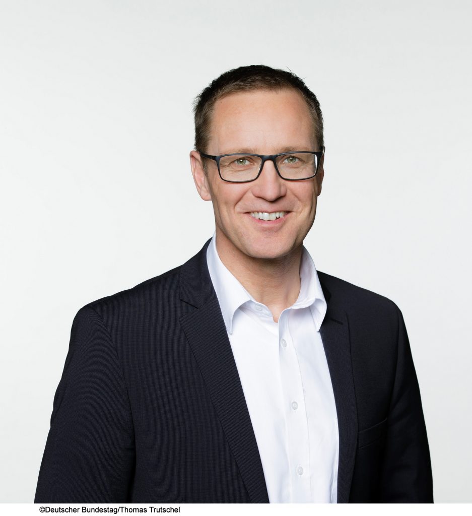 Dr._Roy_Kuehne_MdB_-_Bild_mit_Copyright-937×1024