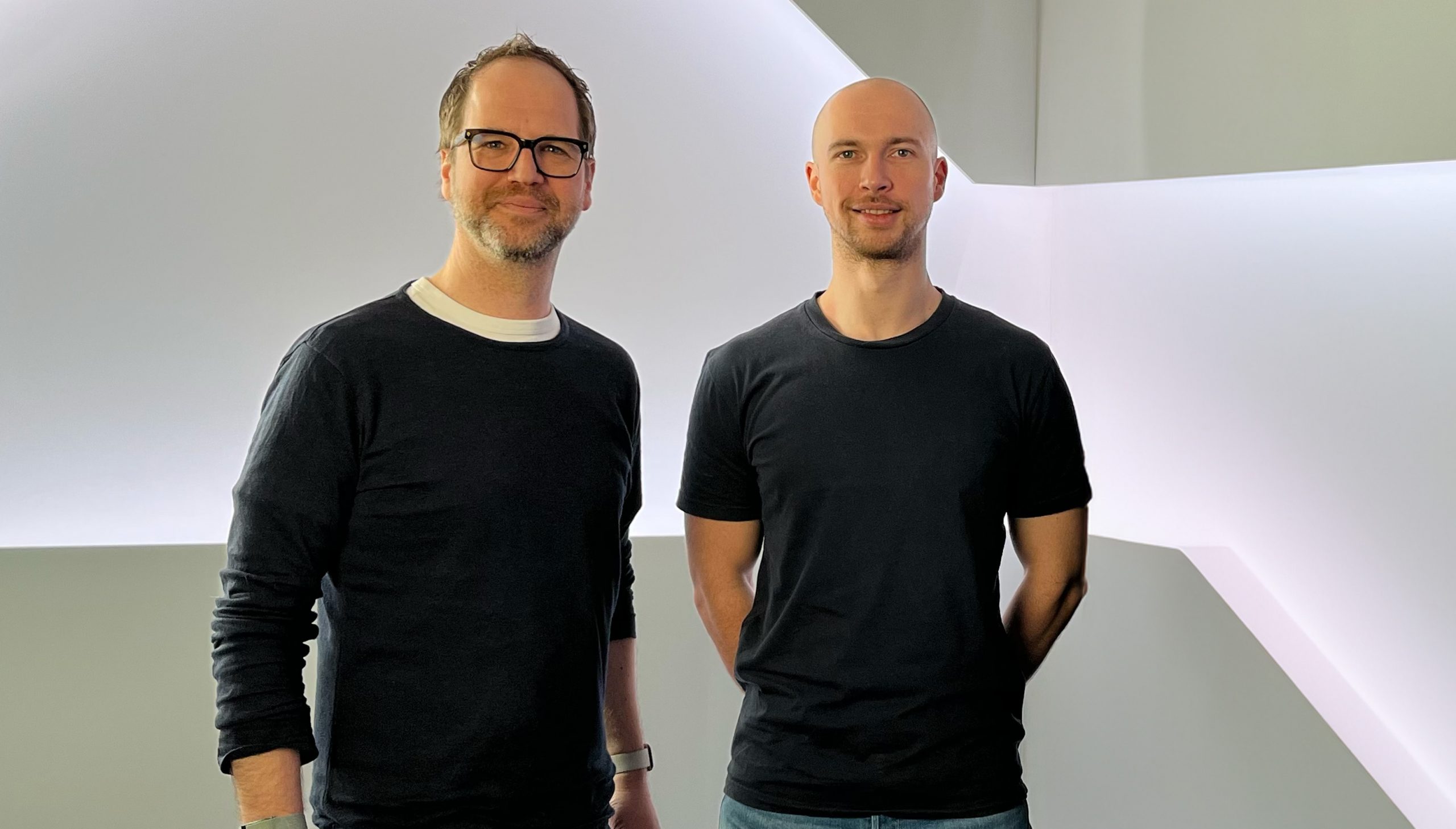 Links_Jan van Randenborgh_Geschäftsführer Bedarf.de_Rechts_Marvin Kögler_Geschäftsführer Bedarf.de